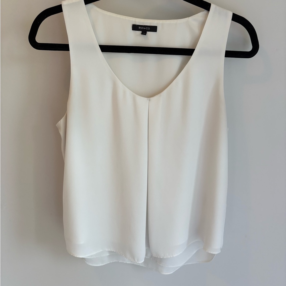 RW&CO. White Sleeveless Blouse